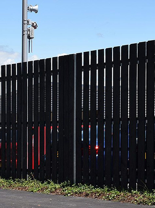 fence right