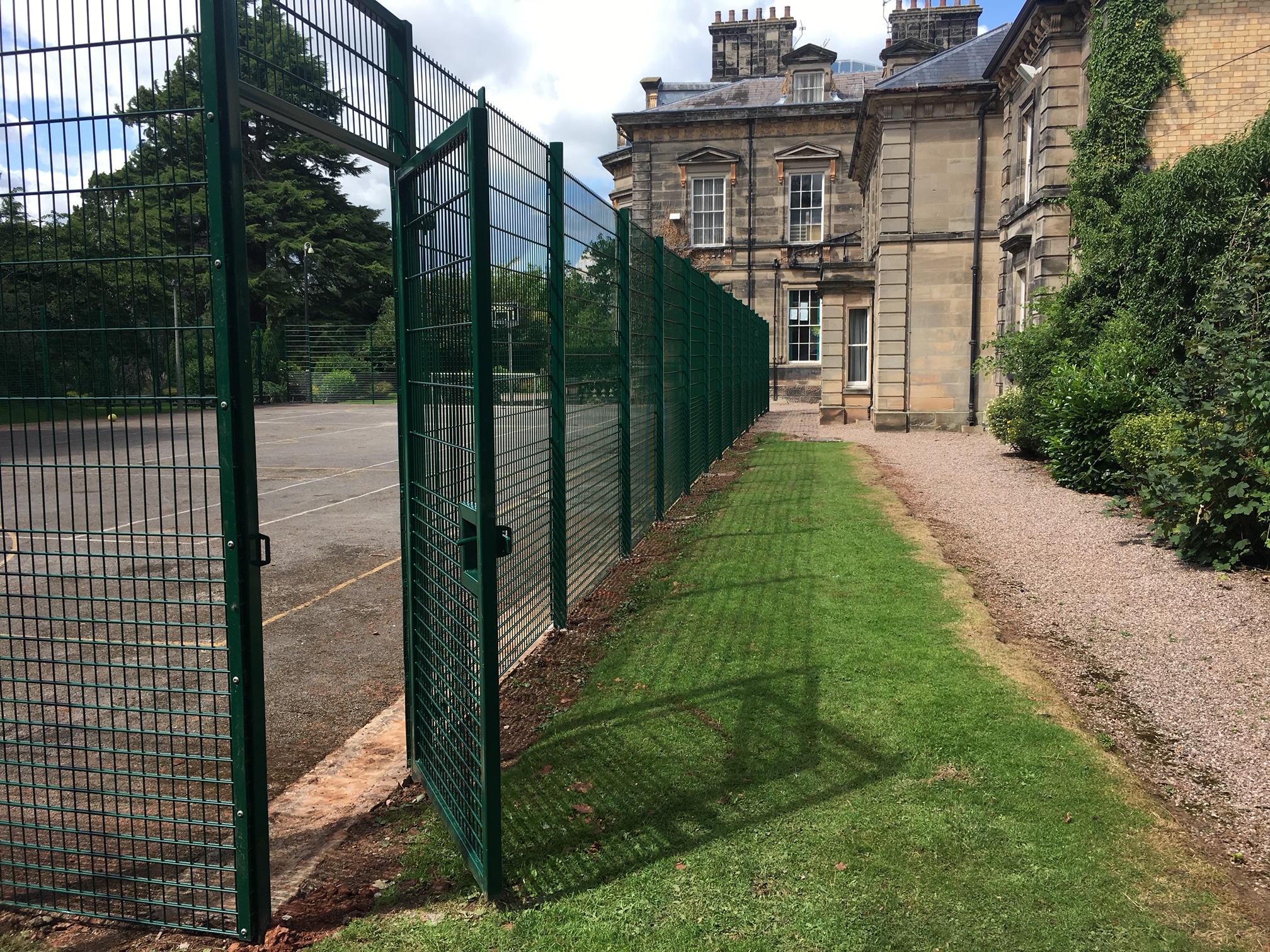3 Metre High 868 Twin Wire with Rebound 3 Metre High 868 Twin Wire with Rebound