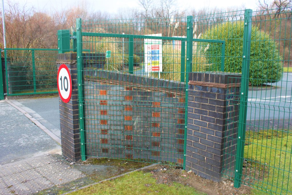Moorland V Mesh Fencing & Gate Boundary Services.3