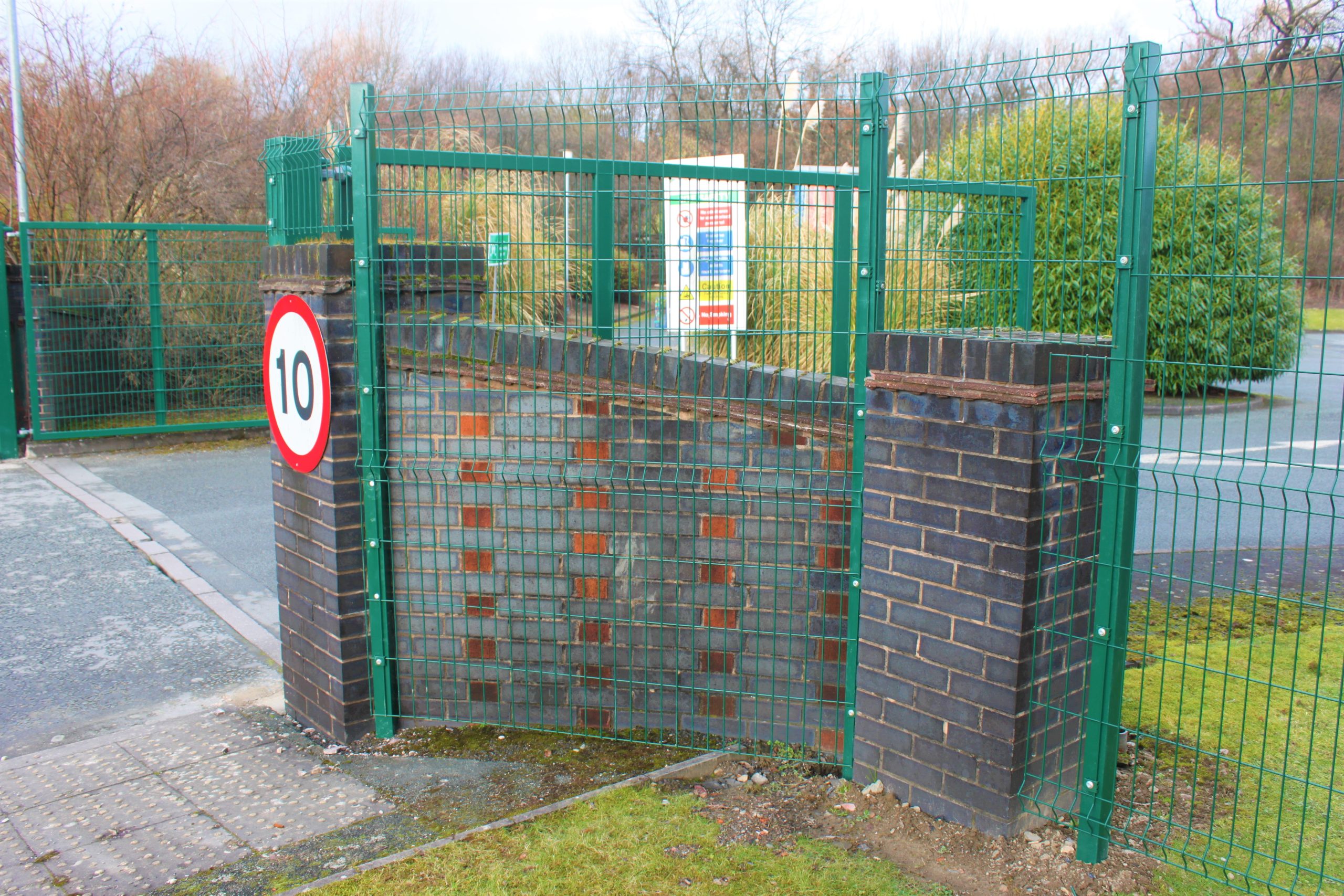 Moorland V Mesh Fencing & Gate Boundary Services.3